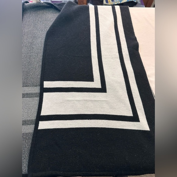 Loft Open Front Poncho Shrug Sweater Sz. XS/S - Runs Very Large!! - Picture 9 of 10